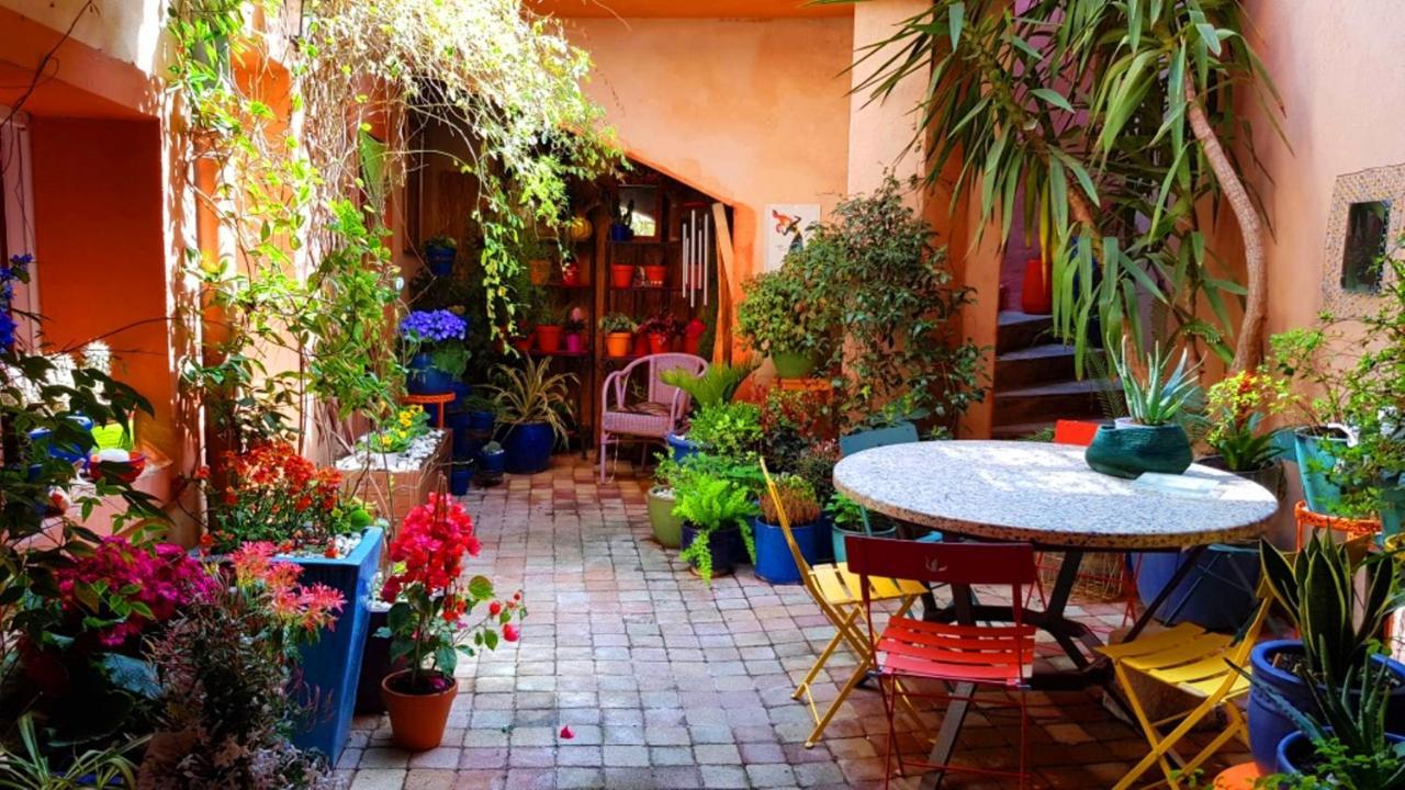 Petit Patio En Centre Ville Nimes Exterior foto
